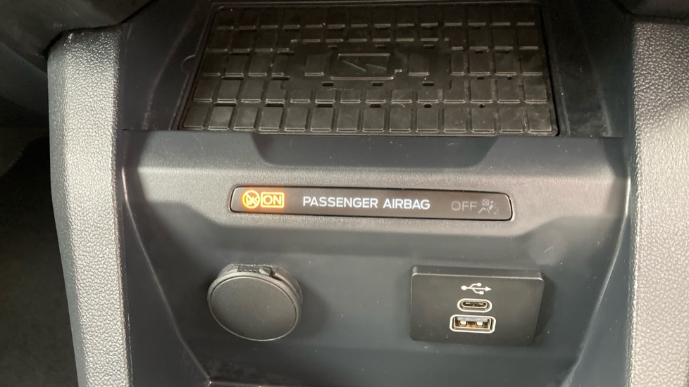 Ford Transit Courier Diesel 1.5 EcoBlue Active Van - Image 29