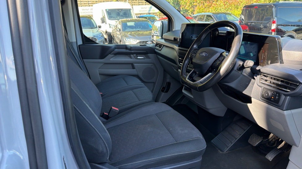 Ford Transit Custom E-320 L1 Rwd 100kW 65kWh H1 Van Limited Auto - Image 6