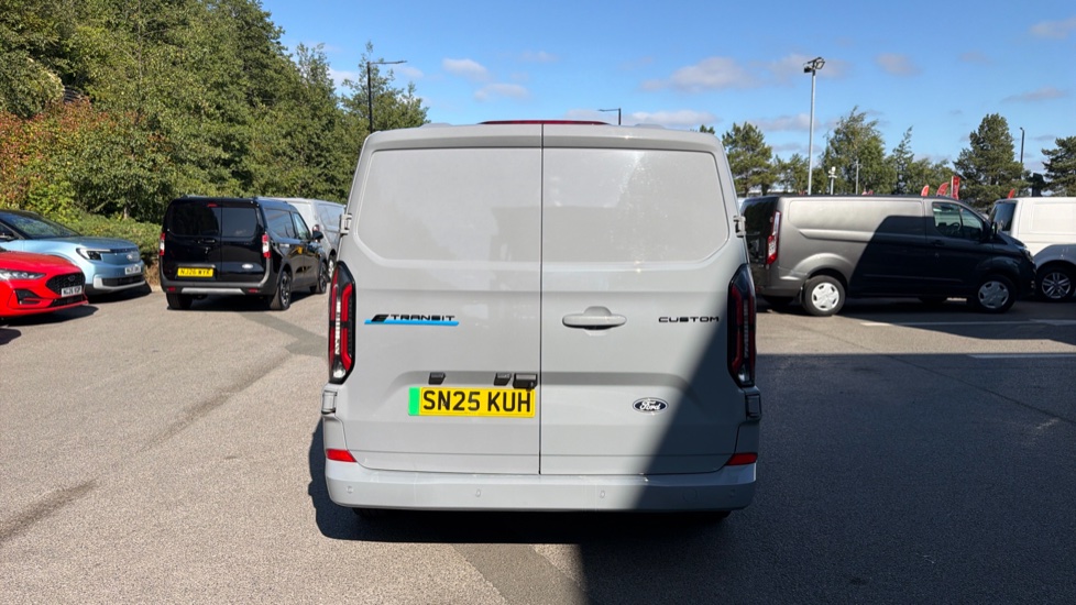 Ford Transit Custom E-320 L1 Rwd 100kW 65kWh H1 Van Limited Auto - Image 11