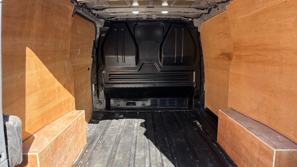 Ford Transit Custom E-320 L1 Rwd 100kW 65kWh H1 Van Limited Auto - Image 12