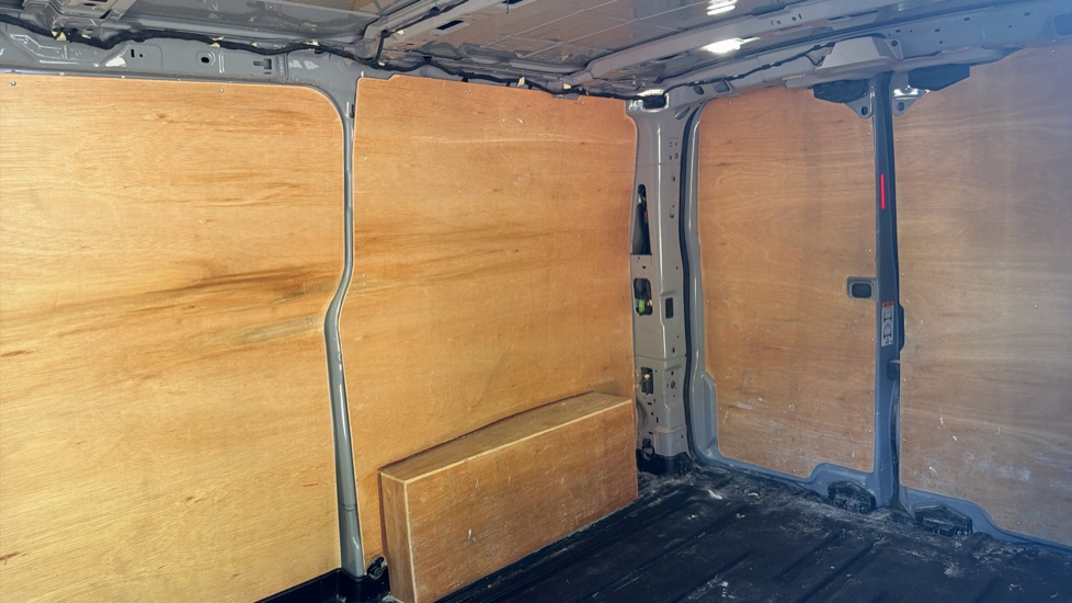 Ford Transit Custom E-320 L1 Rwd 100kW 65kWh H1 Van Limited Auto - Image 14
