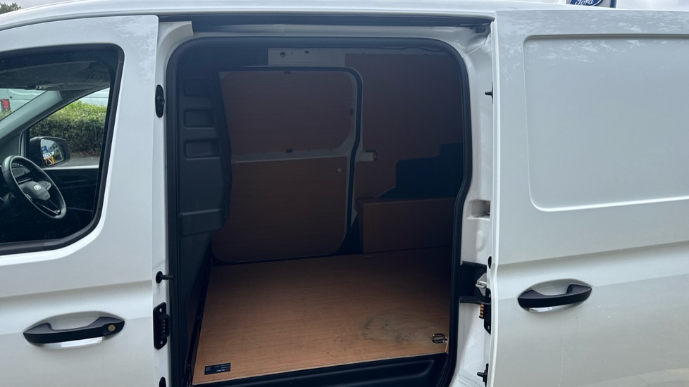 Ford Transit Connect 250 L2 Petrol 1.5 EcoBoost PHEV 150 Trend Van Auto - Image 5