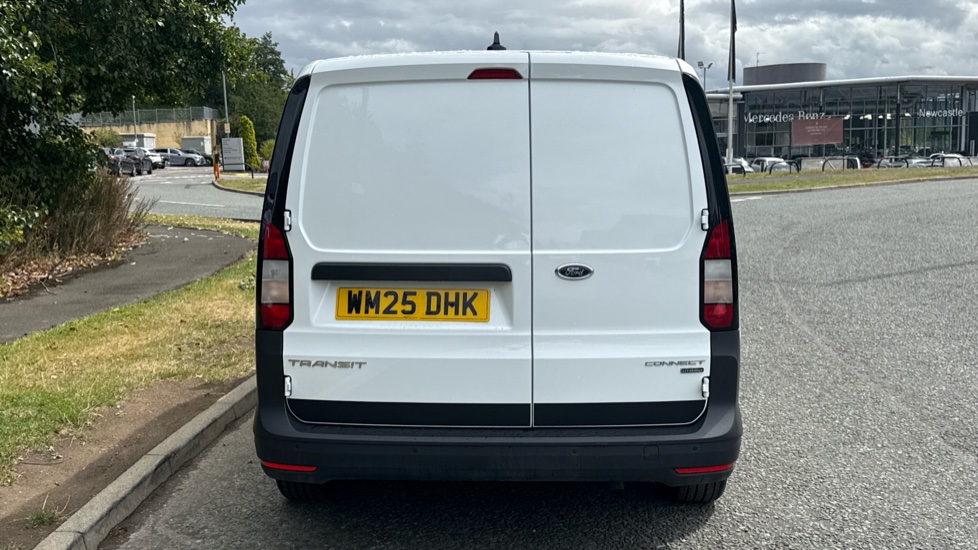 Ford Transit Connect 250 L2 Petrol 1.5 EcoBoost PHEV 150 Trend Van Auto - Image 11