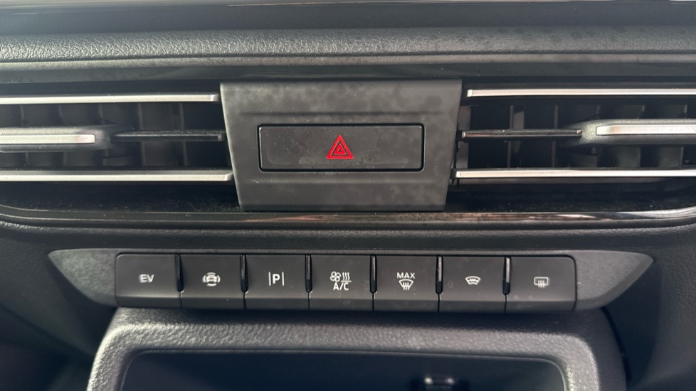 Ford Transit Connect 250 L2 Petrol 1.5 EcoBoost PHEV 150 Trend Van Auto - Image 26