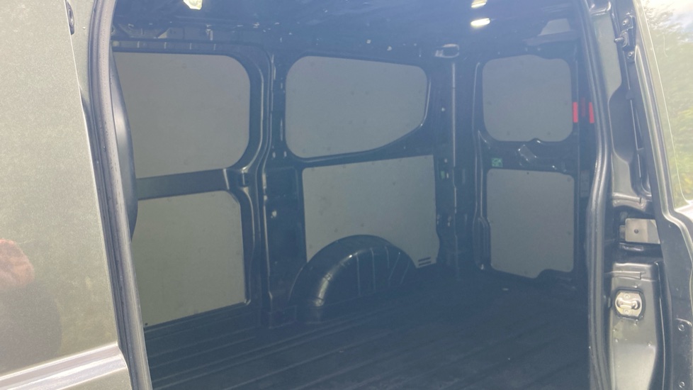 Ford Transit Custom 300 L1 Diesel Fwd 2.0 EcoBlue 136ps H1 Van Limited - Image 5