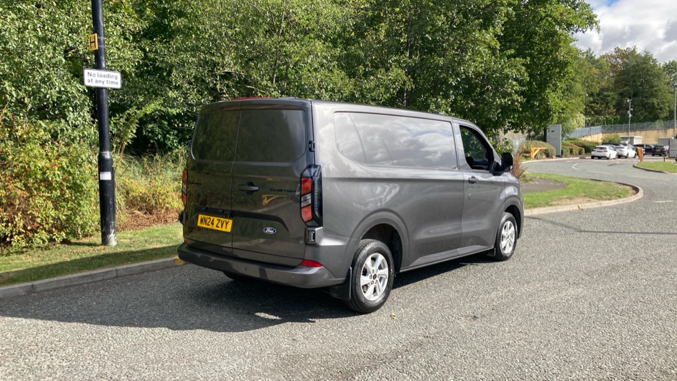 Ford Transit Custom 300 L1 Diesel Fwd 2.0 EcoBlue 136ps H1 Van Limited - Image 10