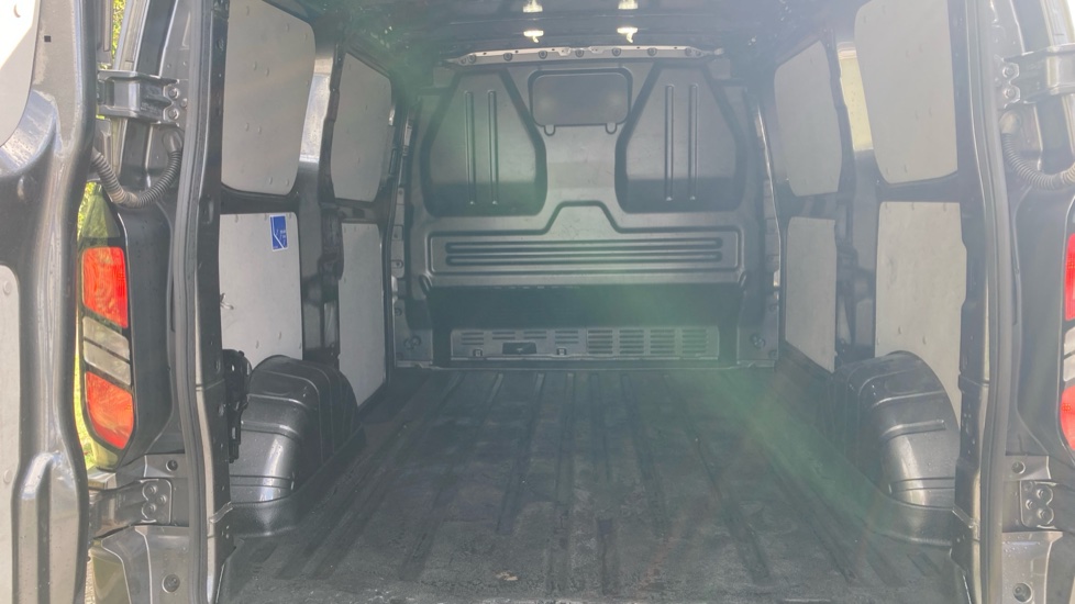 Ford Transit Custom 300 L1 Diesel Fwd 2.0 EcoBlue 136ps H1 Van Limited - Image 12
