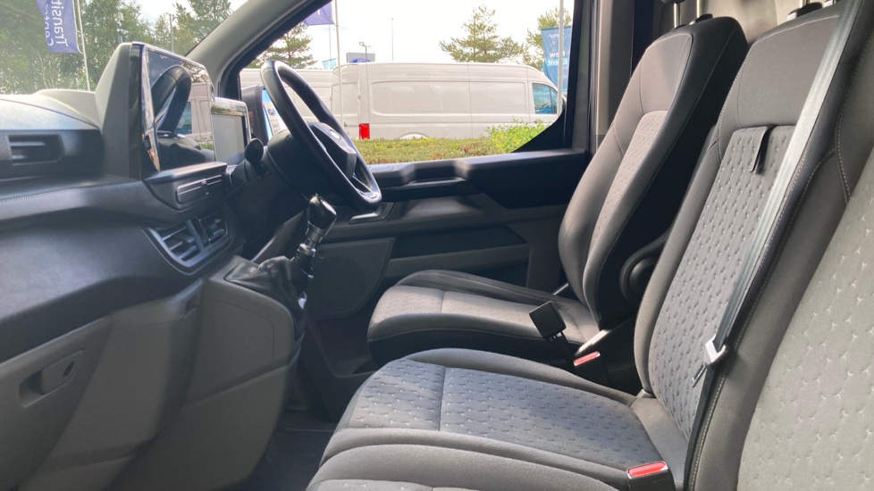 Ford Transit Custom 300 L1 Diesel Fwd 2.0 EcoBlue 136ps H1 Van Limited - Image 13