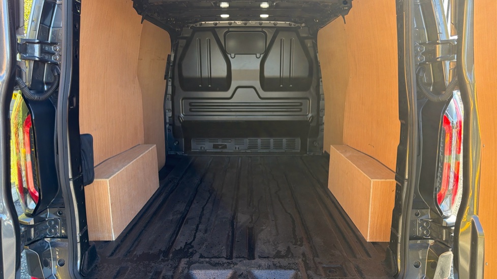 Ford Transit Custom E-320 L1 Rwd 100kW 65kWh H1 Van Limited Auto - Image 12