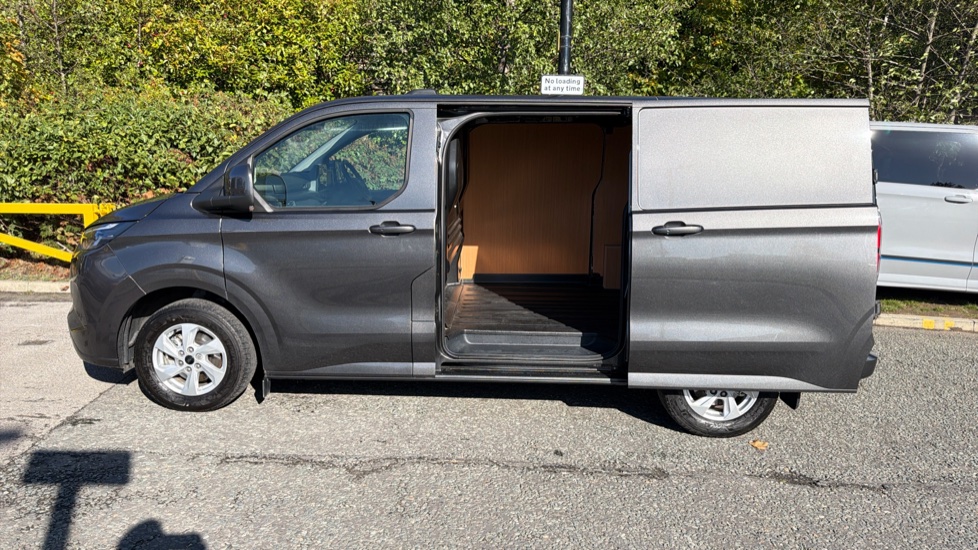 Ford Transit Custom E-320 L1 Rwd 100kW 65kWh H1 Van Limited Auto - Image 36