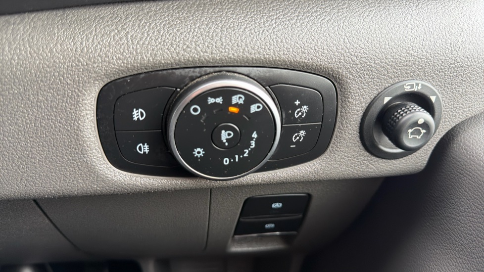 Ford Transit 350 L3 Diesel Fwd 2.0 EcoBlue 165ps H2 Limited Van Auto [Nav] - Image 23