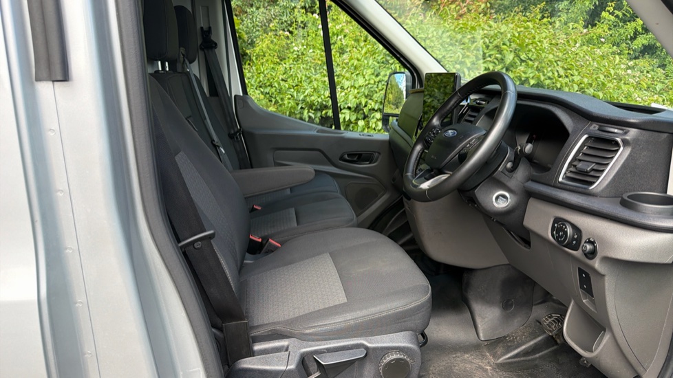 Ford Transit 350 L3 Diesel Fwd 2.0 EcoBlue 165ps H2 Limited Van Auto [Nav] - Image 6