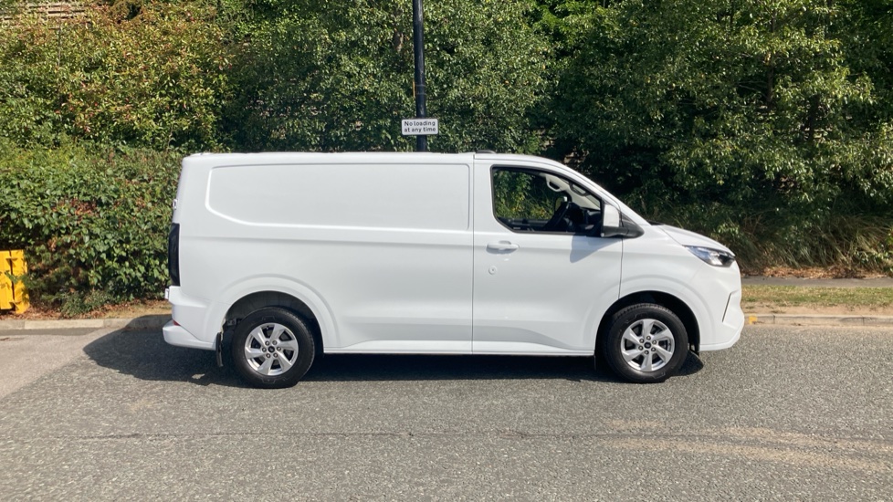Ford Transit Custom 320 L1 Diesel Fwd 2.0 EcoBlue 136ps H1 Van Limited - Image 9