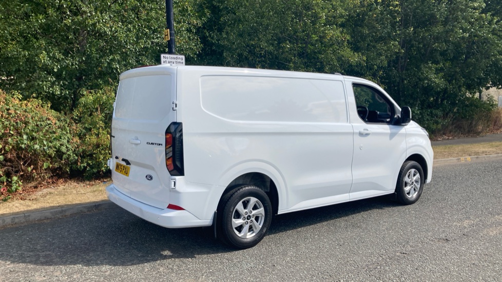 Ford Transit Custom 320 L1 Diesel Fwd 2.0 EcoBlue 136ps H1 Van Limited - Image 10