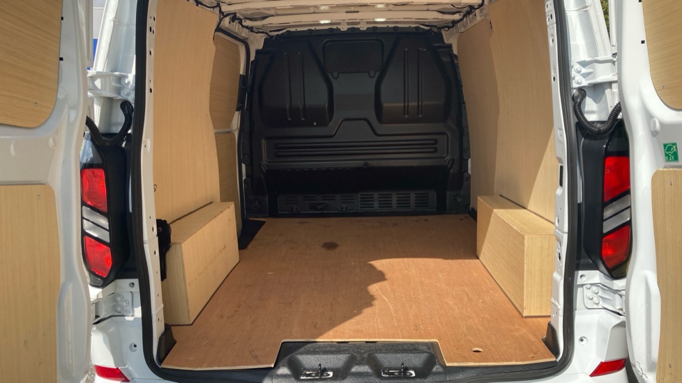 Ford Transit Custom 320 L1 Diesel Fwd 2.0 EcoBlue 136ps H1 Van Limited - Image 12