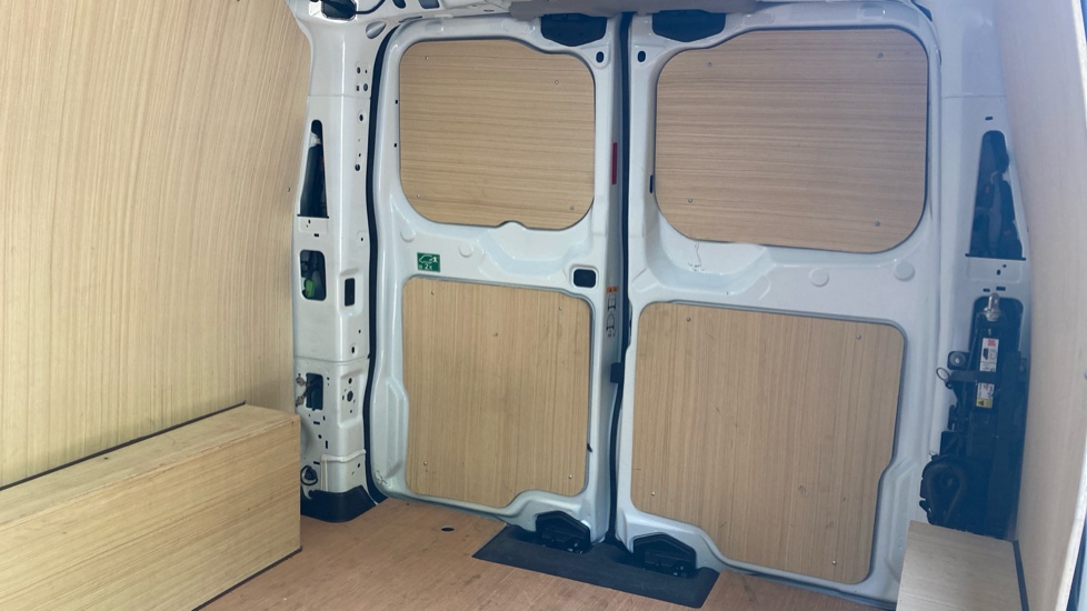 Ford Transit Custom 320 L1 Diesel Fwd 2.0 EcoBlue 136ps H1 Van Limited - Image 14