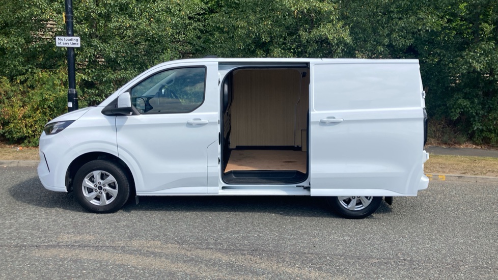 Ford Transit Custom 320 L1 Diesel Fwd 2.0 EcoBlue 136ps H1 Van Limited - Image 28
