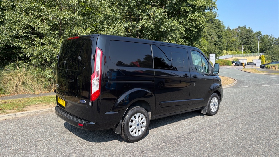 Ford Transit Custom 320 L1 Diesel Fwd 2.0 EcoBlue 170ps Low Roof D/Cab Limited Van Auto - Image 10