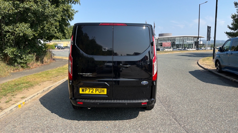 Ford Transit Custom 320 L1 Diesel Fwd 2.0 EcoBlue 170ps Low Roof D/Cab Limited Van Auto - Image 11