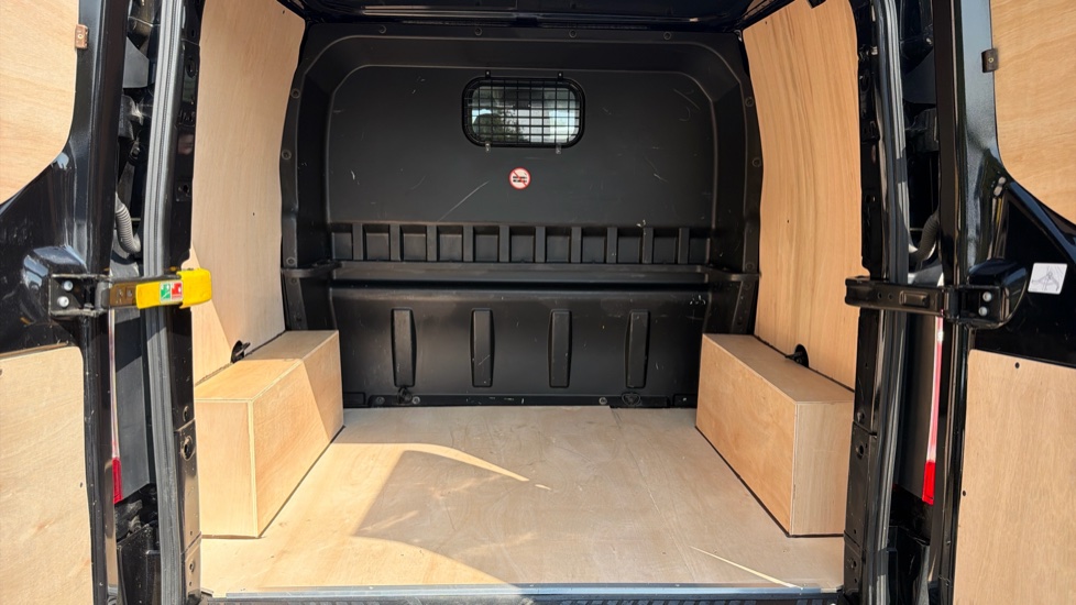 Ford Transit Custom 320 L1 Diesel Fwd 2.0 EcoBlue 170ps Low Roof D/Cab Limited Van Auto - Image 12