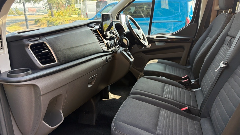 Ford Transit Custom 320 L1 Diesel Fwd 2.0 EcoBlue 170ps Low Roof D/Cab Limited Van Auto - Image 13