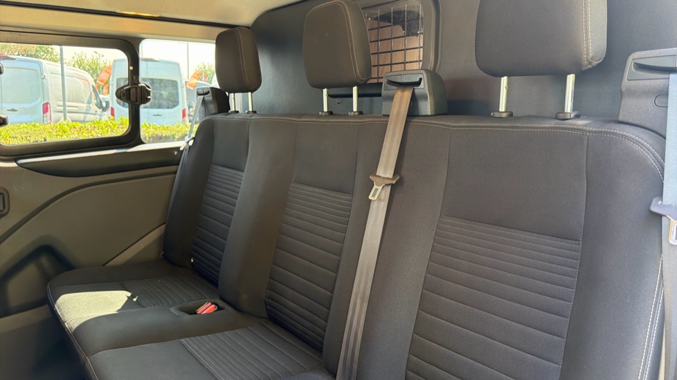 Ford Transit Custom 320 L1 Diesel Fwd 2.0 EcoBlue 170ps Low Roof D/Cab Limited Van Auto - Image 14