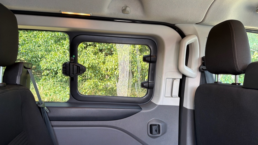 Ford Transit Custom 320 L1 Diesel Fwd 2.0 EcoBlue 170ps Low Roof D/Cab Limited Van Auto - Image 28