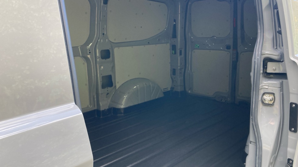Ford Transit Custom 280 L1 Diesel Fwd 2.0 EcoBlue 136ps H1 Van Limited - Image 5