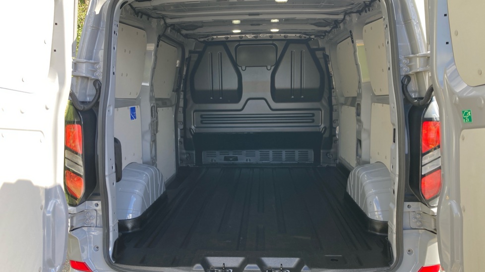 Ford Transit Custom 280 L1 Diesel Fwd 2.0 EcoBlue 136ps H1 Van Limited - Image 12