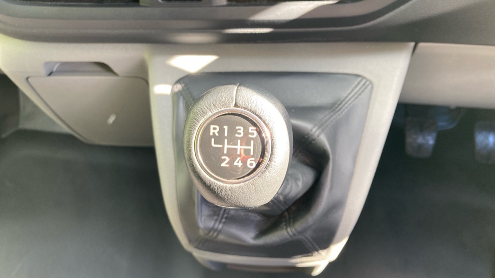 Ford Transit Custom 280 L1 Diesel Fwd 2.0 EcoBlue 136ps H1 Van Limited - Image 27