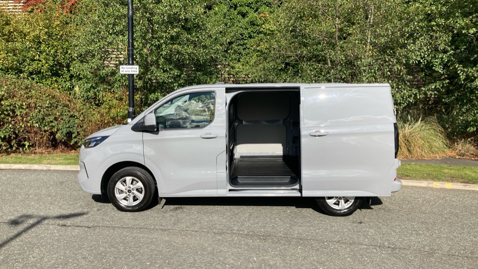 Ford Transit Custom 280 L1 Diesel Fwd 2.0 EcoBlue 136ps H1 Van Limited - Image 29