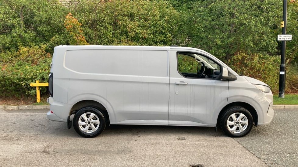 Ford Transit Custom 280 L1 Diesel Fwd 2.0 EcoBlue 136ps H1 Van Limited - Image 9