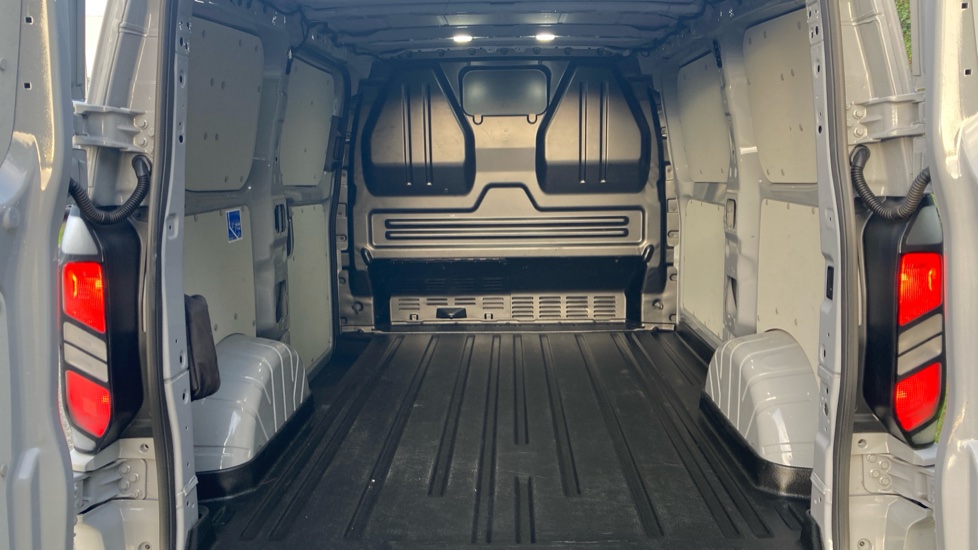 Ford Transit Custom 280 L1 Diesel Fwd 2.0 EcoBlue 136ps H1 Van Limited - Image 12