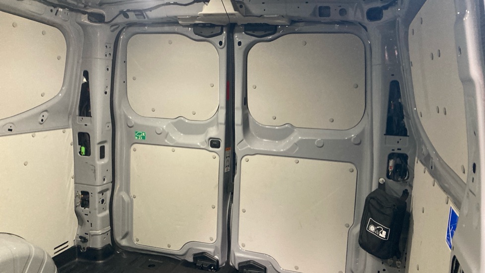 Ford Transit Custom 280 L1 Diesel Fwd 2.0 EcoBlue 136ps H1 Van Limited - Image 14