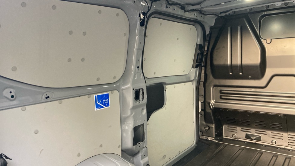 Ford Transit Custom 280 L1 Diesel Fwd 2.0 EcoBlue 136ps H1 Van Limited - Image 21