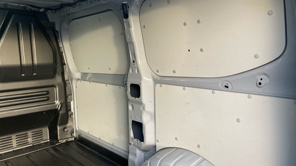 Ford Transit Custom 280 L1 Diesel Fwd 2.0 EcoBlue 136ps H1 Van Limited - Image 22