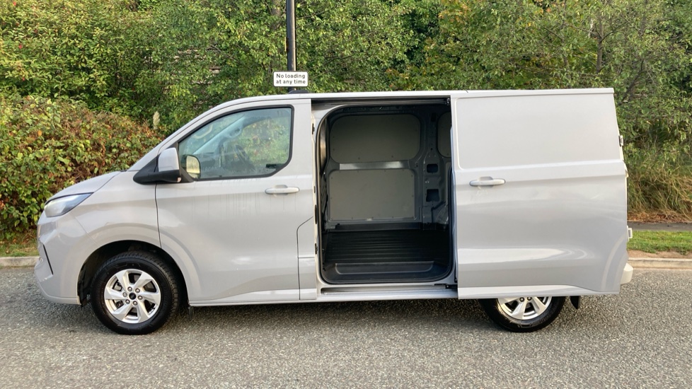 Ford Transit Custom 280 L1 Diesel Fwd 2.0 EcoBlue 136ps H1 Van Limited - Image 31