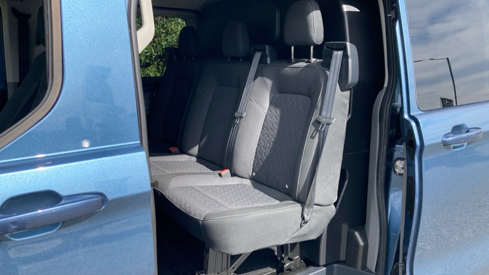 Ford Transit Custom 320 L1 Diesel Fwd 2.0 EcoBlue 136ps H1 Double Cab Van Limited Auto - Image 5