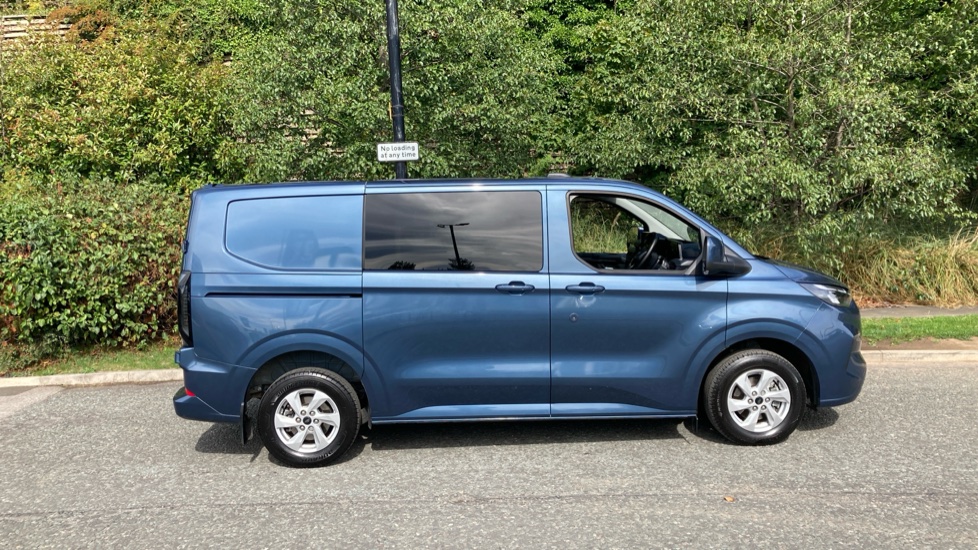 Ford Transit Custom 320 L1 Diesel Fwd 2.0 EcoBlue 136ps H1 Double Cab Van Limited Auto - Image 9
