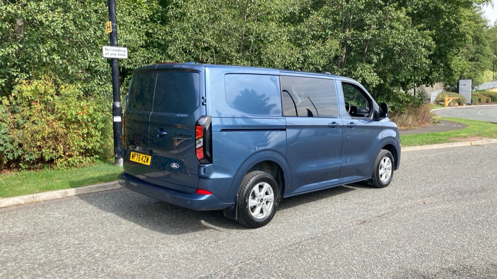Ford Transit Custom 320 L1 Diesel Fwd 2.0 EcoBlue 136ps H1 Double Cab Van Limited Auto - Image 10