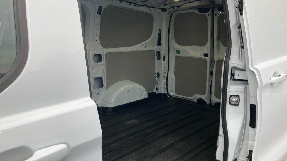 Ford Transit Custom 280 L1 Diesel Fwd 2.0 EcoBlue 136ps H1 Van Limited - Image 5