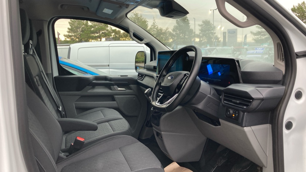 Ford Transit Custom 280 L1 Diesel Fwd 2.0 EcoBlue 136ps H1 Van Limited - Image 6
