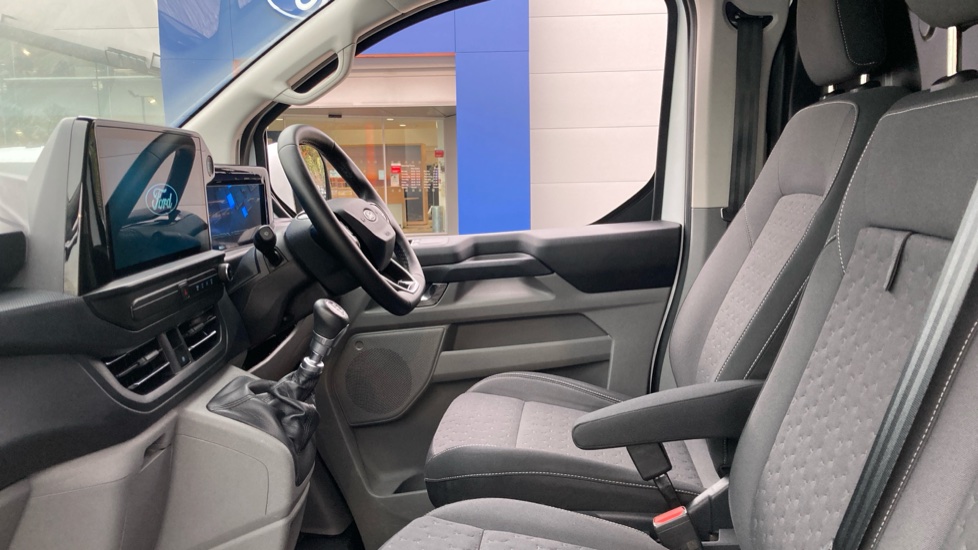 Ford Transit Custom 280 L1 Diesel Fwd 2.0 EcoBlue 136ps H1 Van Limited - Image 13