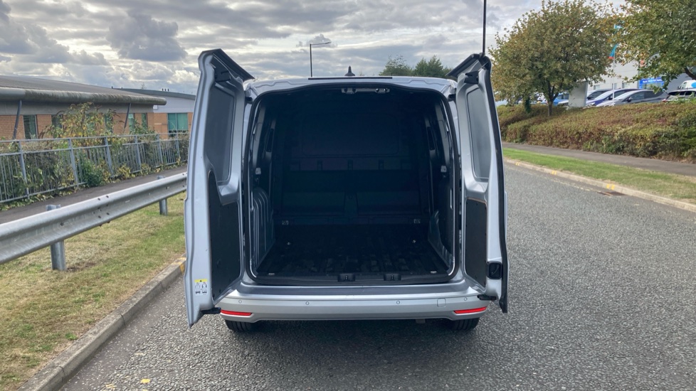 Ford Transit Connect 250 L2 Petrol 1.5 EcoBoost PHEV 150 Limited Van Auto - Image 3
