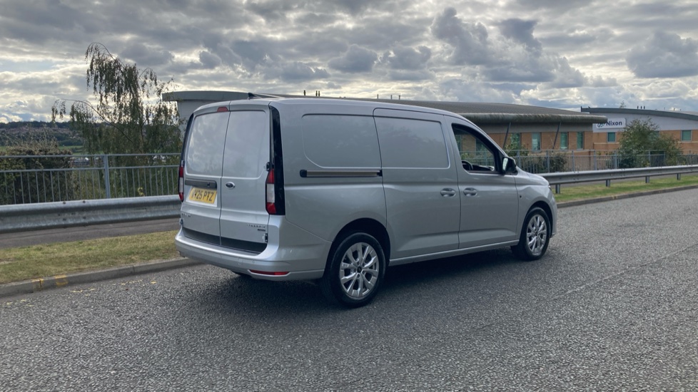 Ford Transit Connect 250 L2 Petrol 1.5 EcoBoost PHEV 150 Limited Van Auto - Image 10