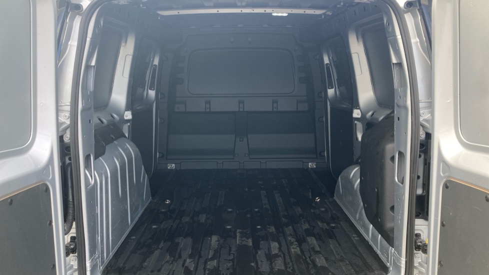 Ford Transit Connect 250 L2 Petrol 1.5 EcoBoost PHEV 150 Limited Van Auto - Image 12