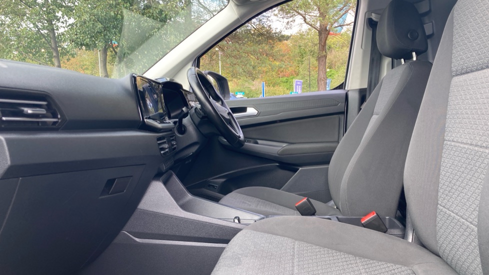 Ford Transit Connect 250 L2 Petrol 1.5 EcoBoost PHEV 150 Limited Van Auto - Image 13