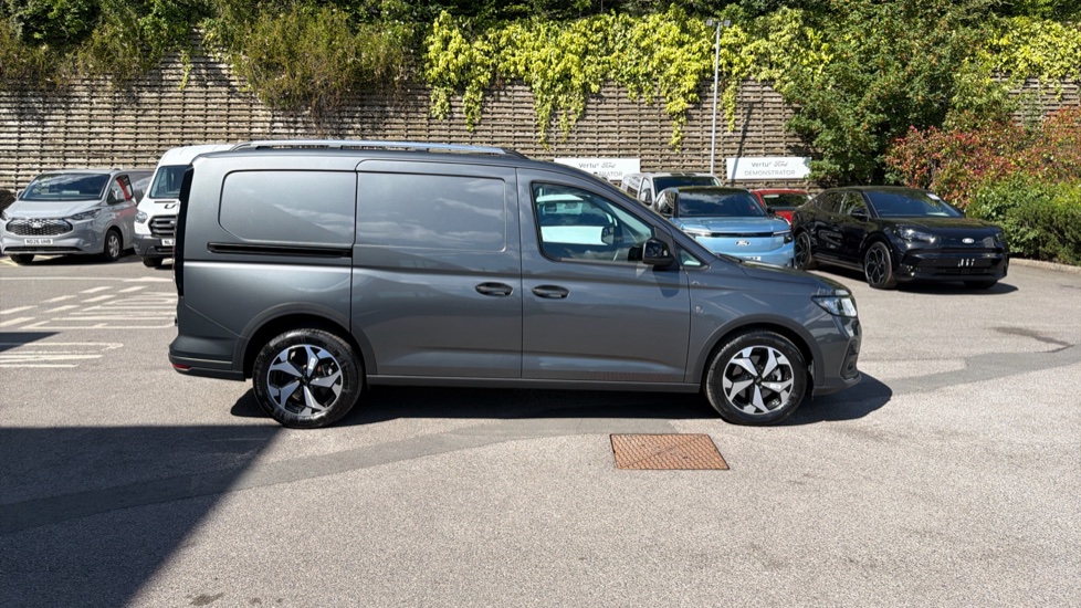 Ford Transit Connect 250 L2 Petrol 1.5 EcoBoost PHEV 150 Active FlexCab Van Auto - Image 9