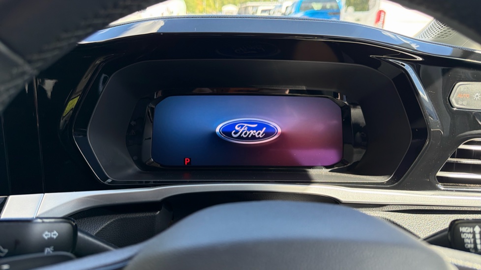 Ford Transit Connect 250 L2 Petrol 1.5 EcoBoost PHEV 150 Active FlexCab Van Auto - Image 19
