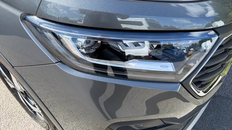 Ford Transit Connect 250 L2 Petrol 1.5 EcoBoost PHEV 150 Active FlexCab Van Auto - Image 31